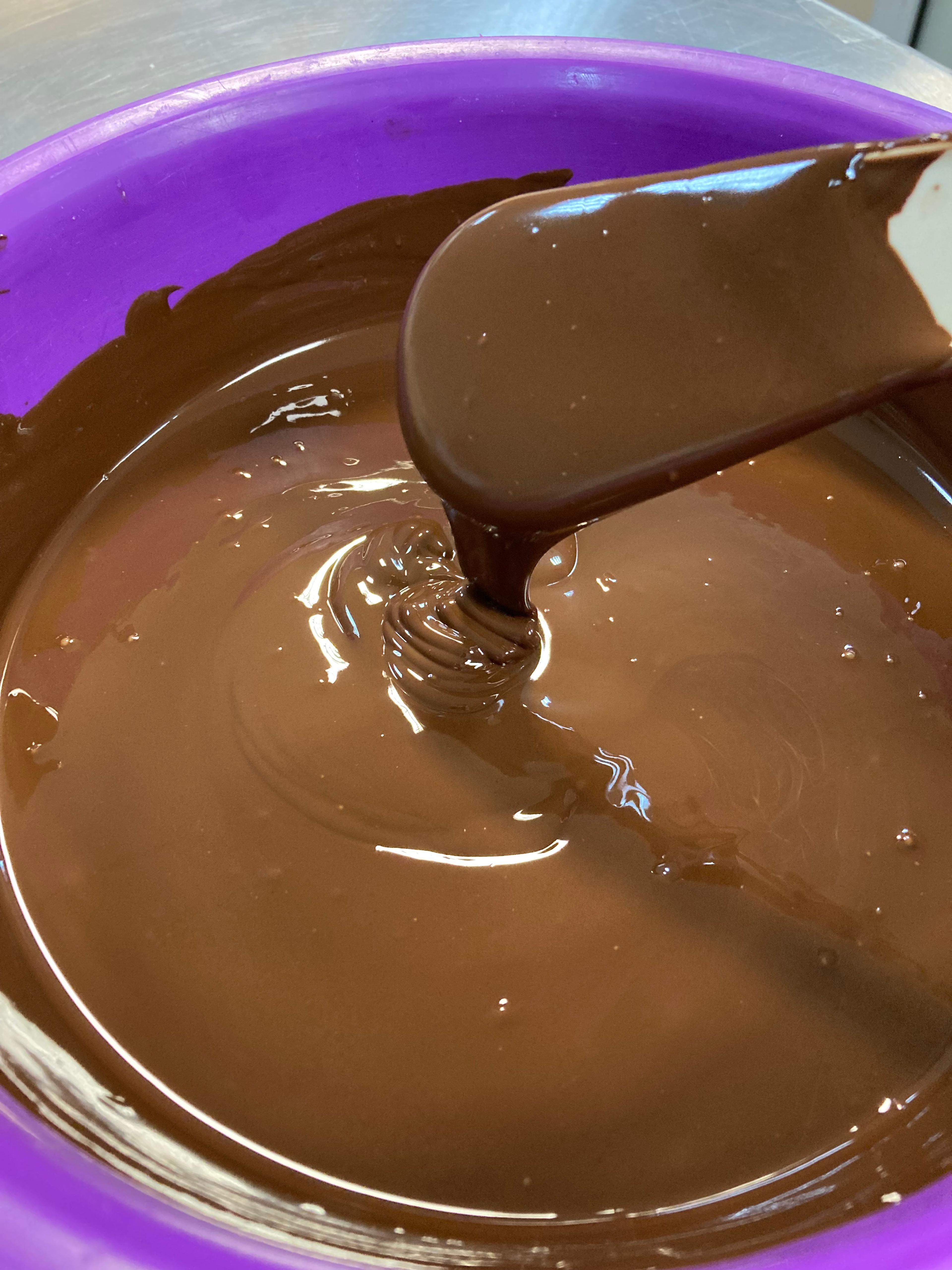 Szkolenie 2023 – Urok czekolady – temperowanie, genaże, praliny i trufle